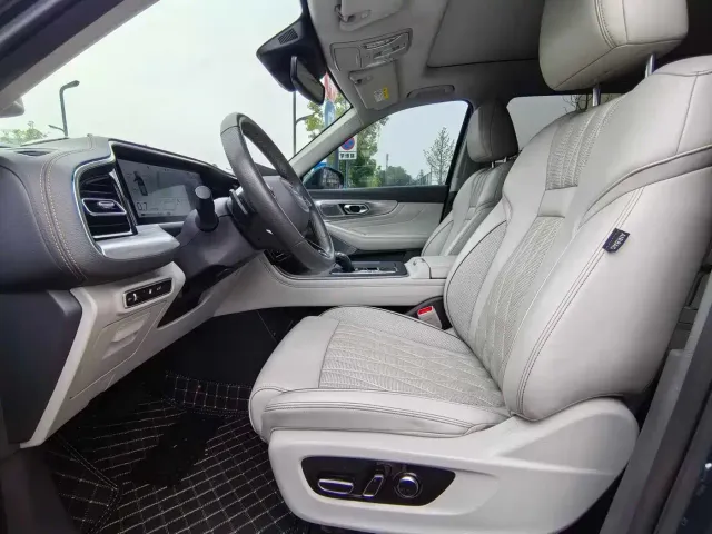 GAC Trumpchi GS8 — Фото автомобиля 5