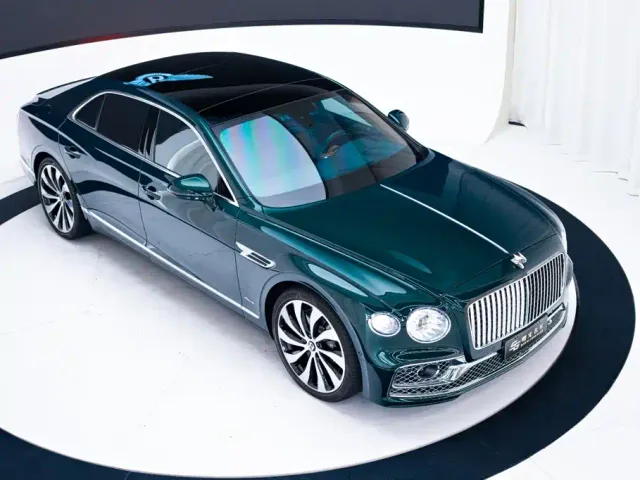 Bentley Flying Spur — Фото автомобиля 23