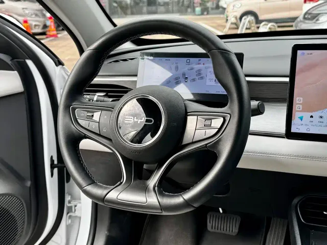 BYD Seal 05 DM-i — Фото автомобиля 2