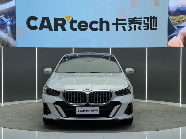 BMW 5 Series — Фото автомобиля 2