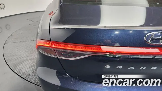 Hyundai Grandeur Новый Grandeur IG — Фото автомобиля 21