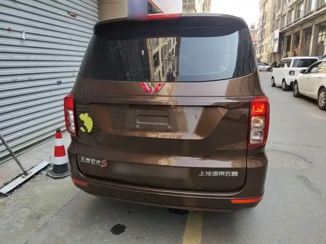 Wuling Hongguang — Фото автомобиля 5