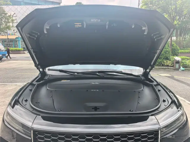 Li Auto ONE — Фото автомобиля 23