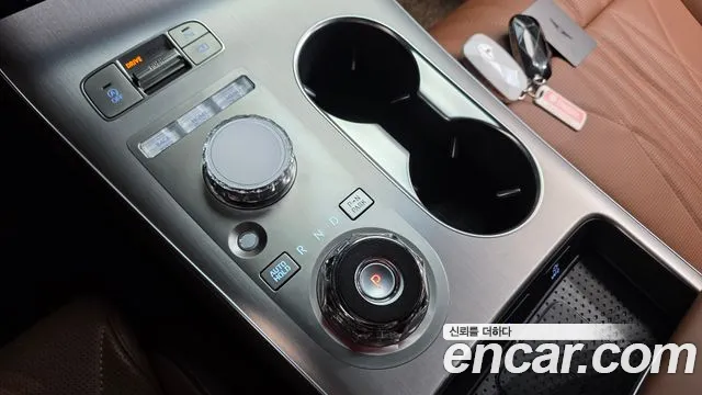 Genesis GV70 — Фото автомобиля 9