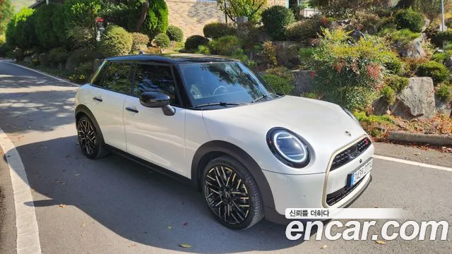 MINI Cooper 4th Gen — Фото автомобиля 3