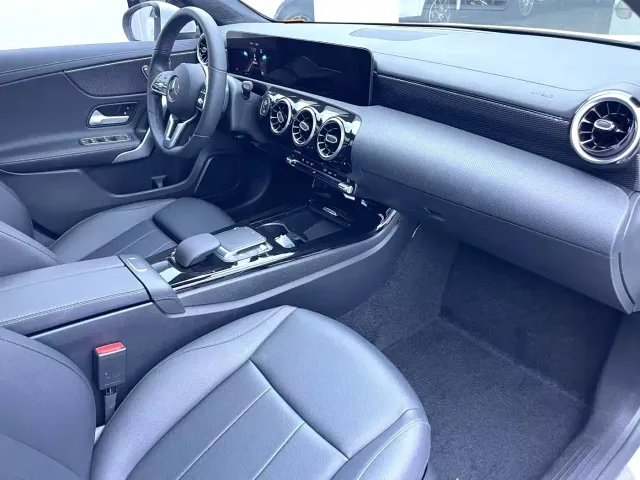 Mercedes-Benz A-Class — Фото автомобиля 10