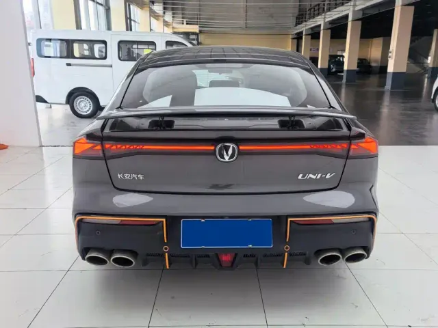 Changan UNI-V — Фото автомобиля 7