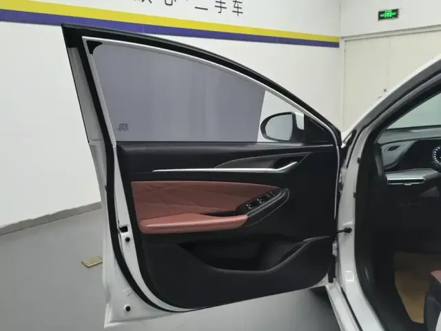 Changan Eado — Фото автомобиля 7