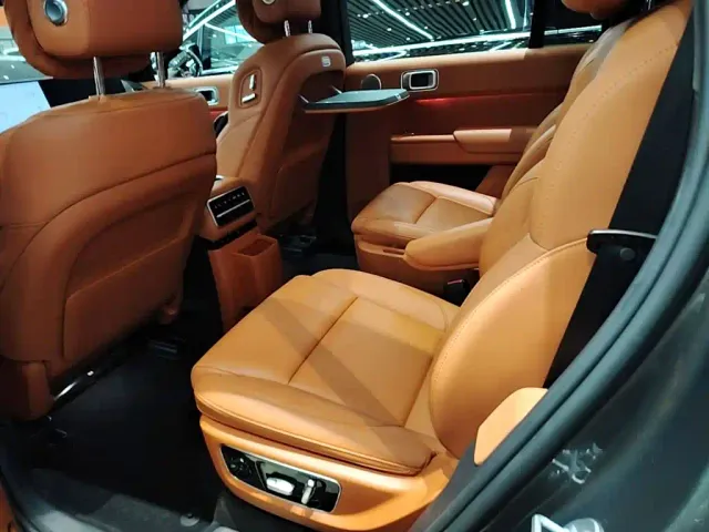 Li Auto L9 — Фото автомобиля 16