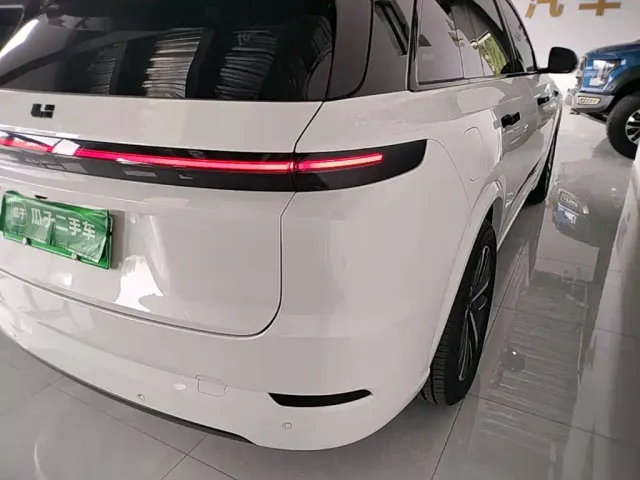 Li Auto L7 — Фото автомобиля 7