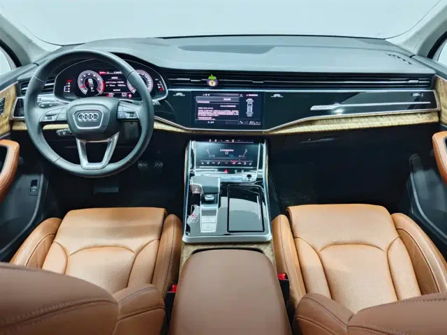 Audi Q7 — Фото автомобиля 6