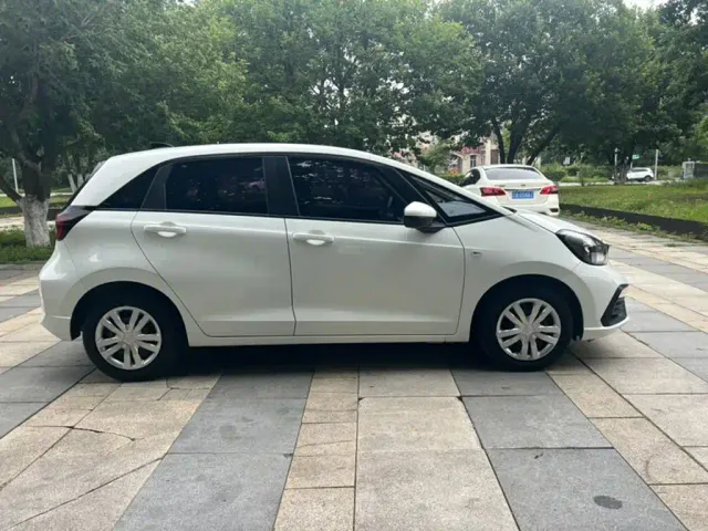 Honda Fit — Фото автомобиля 7