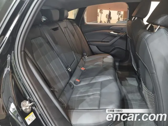 Audi A6 e-tron — Фото автомобиля 10