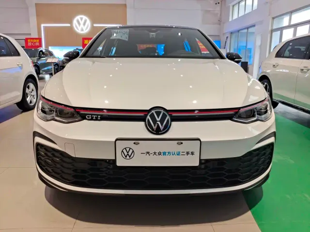 Volkswagen Golf GTI — Фото автомобиля 2