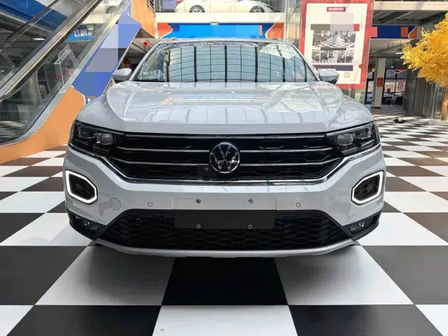 Volkswagen T-Roc — Фото автомобиля 2
