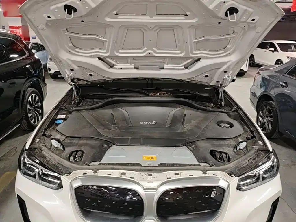 BMW BMW iX3 2024 Leading Edition — Фото автомобиля 19
