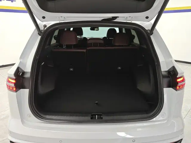 Geely Xingyue L — Фото автомобиля 4