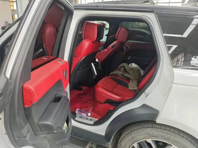 Land Rover Range Rover Sport — Фото автомобиля 4