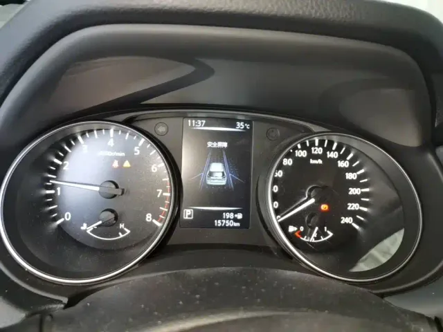 Nissan X-Trail — Фото автомобиля 11