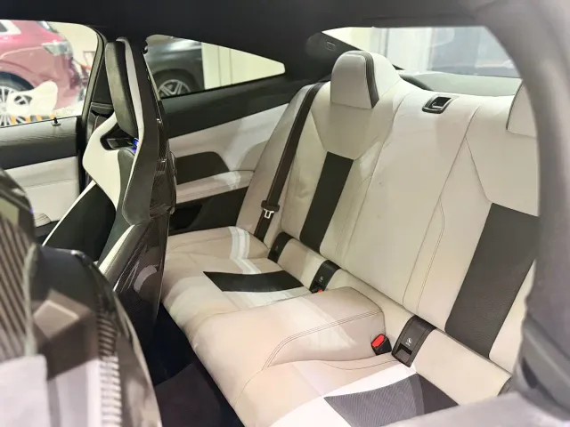 BMW M4 — Фото автомобиля 11