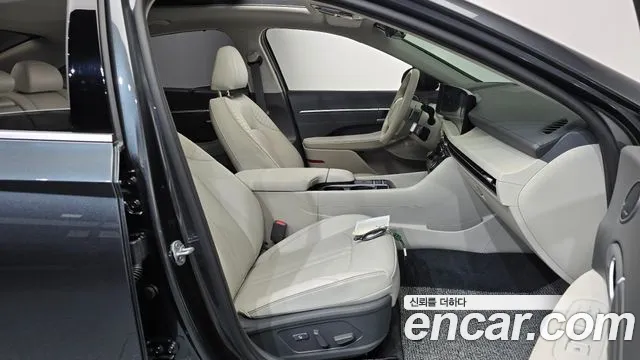Hyundai Sonata — Фото автомобиля 16