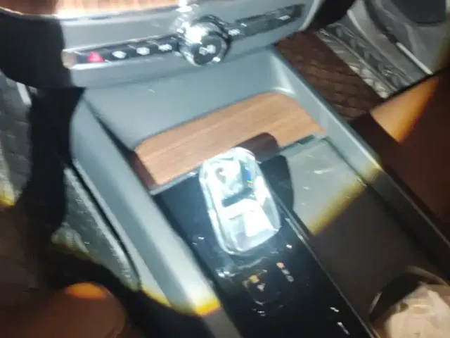 Volvo XC60 — Фото автомобиля 16