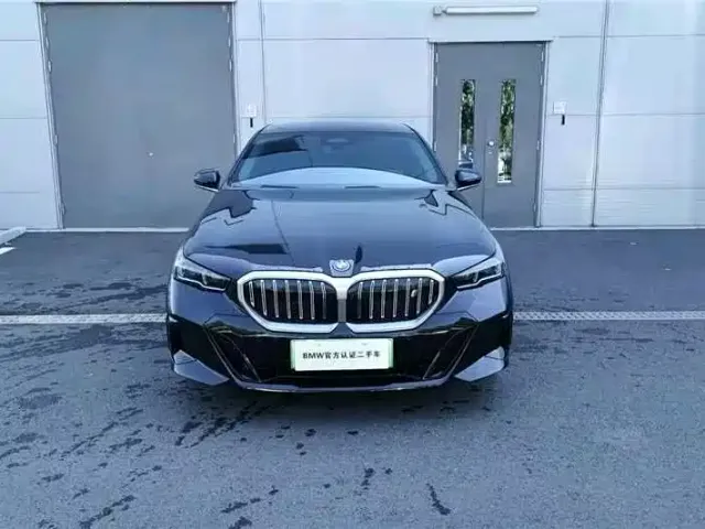 BMW i5 — Фото автомобиля 6