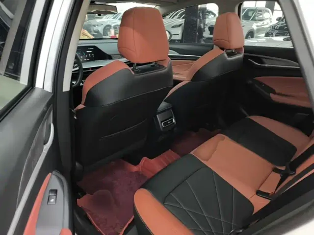 Changan Eado — Фото автомобиля 16