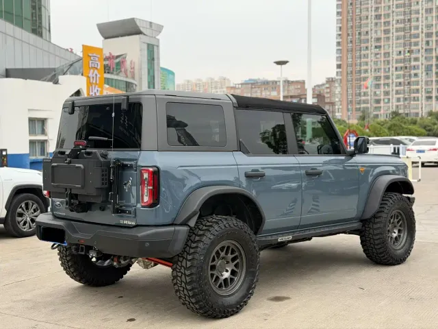 Ford Bronco — Фото автомобиля 5