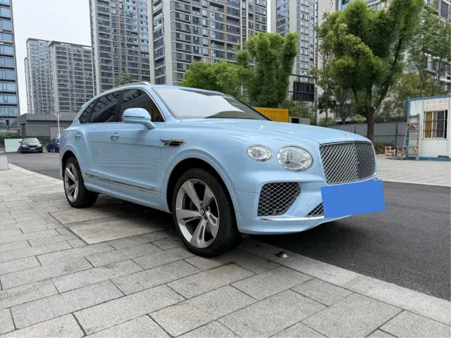 Bentley Bentayga — Фото автомобиля 3