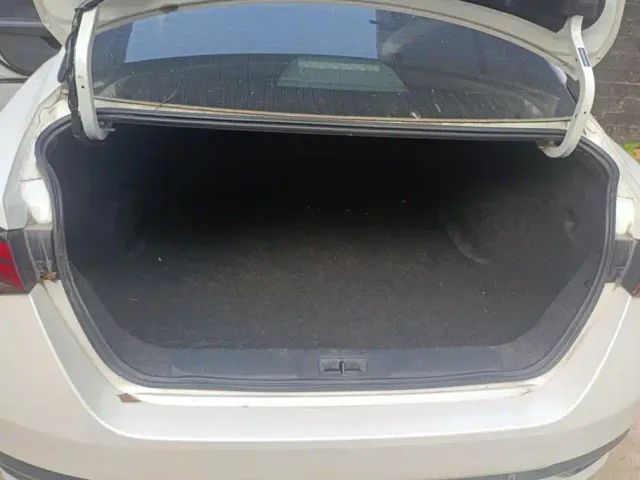 Nissan Sylphy — Фото автомобиля 4