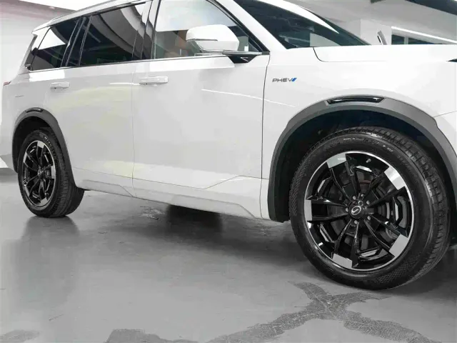 GAC Trumpchi Trumpchi ES9 2024 Model PHEV 143km Traveller Max — Фото автомобиля 14