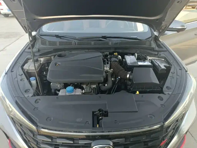 Changan Eado — Фото автомобиля 19