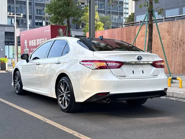 Toyota Camry — Фото автомобиля 6