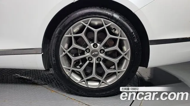 Genesis G80 RG3 — Фото автомобиля 6