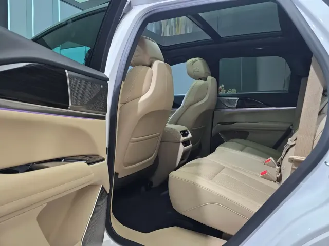 Cadillac XT5 — Фото автомобиля 9