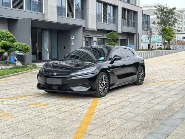 Фотография автомобиля — Denza Z9GT