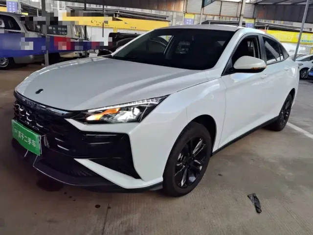 Фотография автомобиля — Dongfeng Yixuan