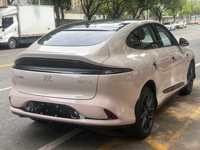 IM Motors LS6 — Фото автомобиля 13