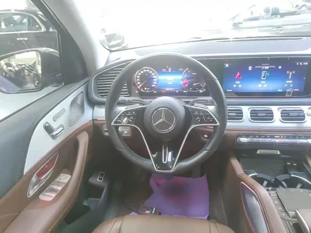 Mercedes-Benz GLE-Class — Фото автомобиля 10