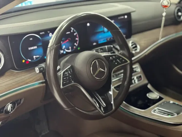Mercedes-Benz E-Class — Фото автомобиля 6