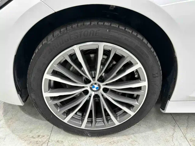 BMW 3 Series — Фото автомобиля 24
