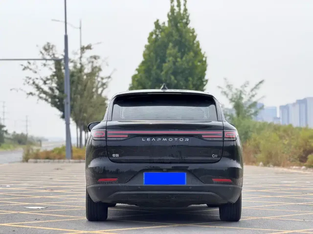Leapmotor C11 — Фото автомобиля 5