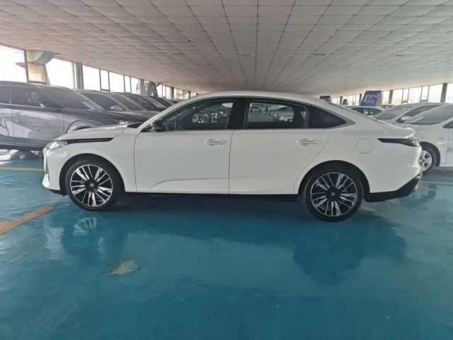 Changan Eado — Фото автомобиля 10