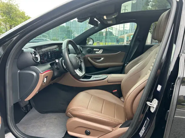 Mercedes-Benz E-Class — Фото автомобиля 5