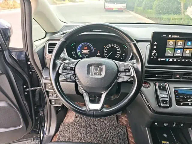 Honda Odyssey — Фото автомобиля 10