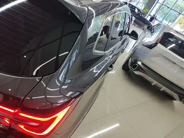 Roewe RX5 — Фото автомобиля 6