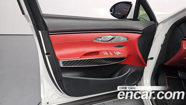 Genesis GV70 2.5T Бензин AWD — Фото автомобиля 24