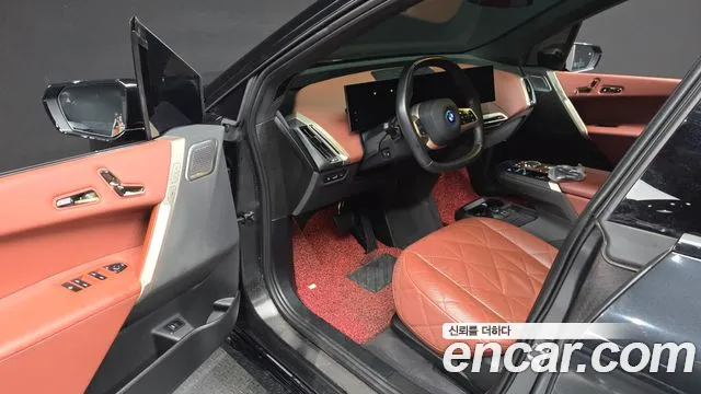 BMW iX — Фото автомобиля 10