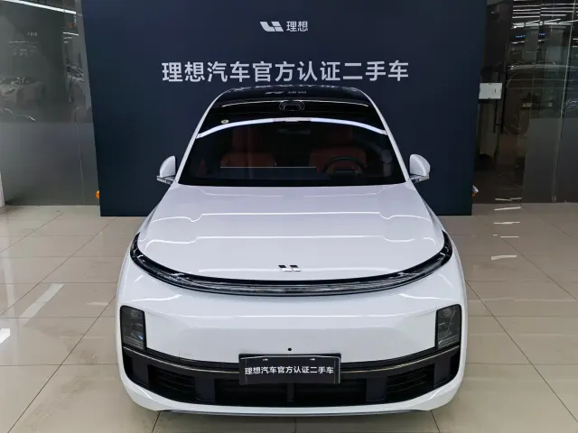 Li Auto L8 — Фото автомобиля 2